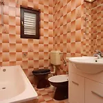 7208b Apartment *