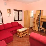 7208b