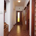 7208b *
